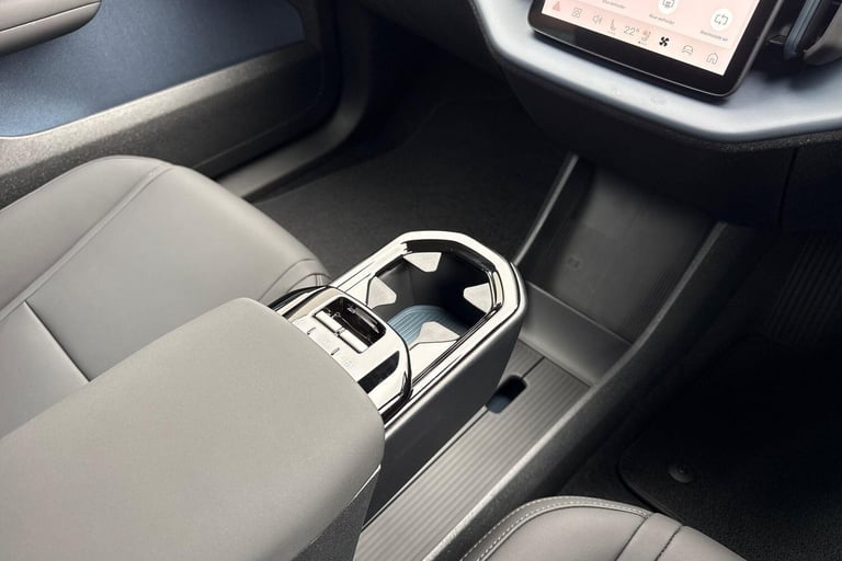 2025 Volvo EX30 Single Motor Extended Range 69kWh Plus SUV 5dr Electric Auto (272 ps) ESTATE Elec...