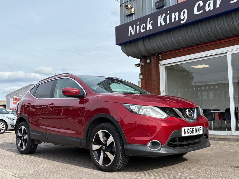 2016 Nissan Qashqai 1.6 dCi N-Connecta 5dr ++ PANROOF / NAV / CAMERA / 35 TAX / ULEZ ++ HATCHBACK...