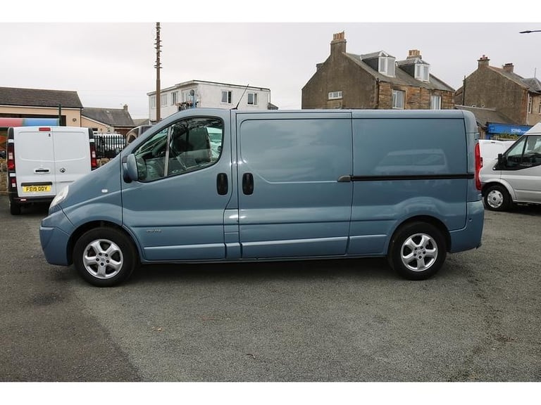 2013 RENAULT TRAFIC LWB *NO VAT* SPORT EXCELLENT CONDITION YEARS MOT vivaro