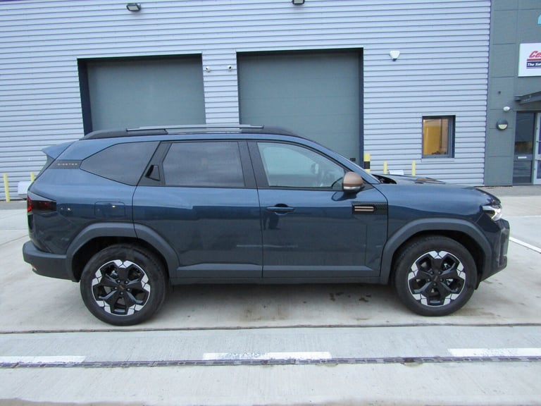  Dacia Bigster 1.2 TCe 140 EXTREME MHEV MILD HYBRID EURO 6 (s/s) LEFT HAND DRIVE  SUV Petrol Manual