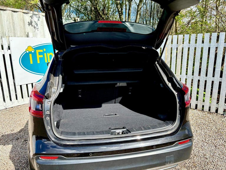 CAN'T GET CREDIT? CALL US! Nissan Qashqai 1.5 dCi N-Connecta, Manual - £199 DEPOSIT, £76 PER WEEK