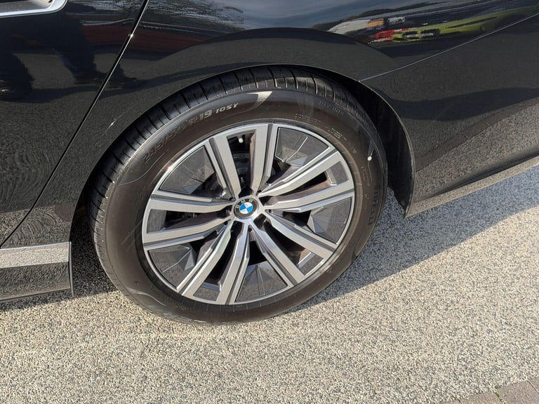 2025 BMW 7 Series 3.0 750e 22.1kWh Excellence Saloon 4dr Petrol Plug-in Hybrid Auto xDrive Eu SAL...
