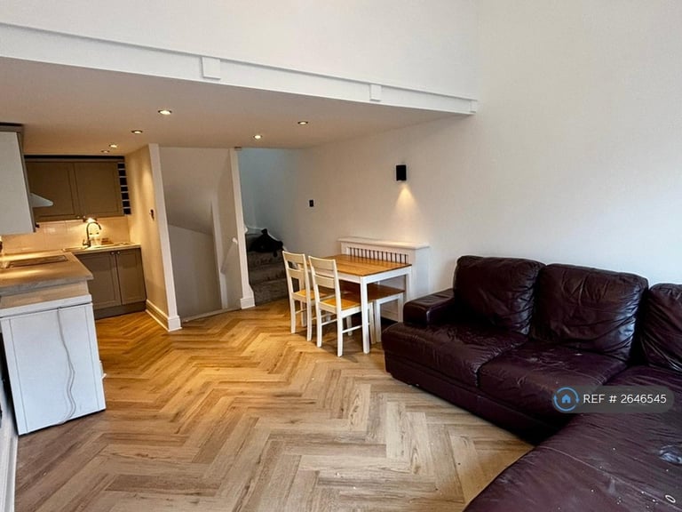 2 bedroom house in Elmgreen Close, London, E15 (2 bed) (#2646545)