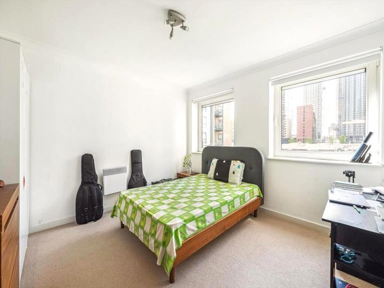 🏠 Bright and spacious room in Seven Sisters available