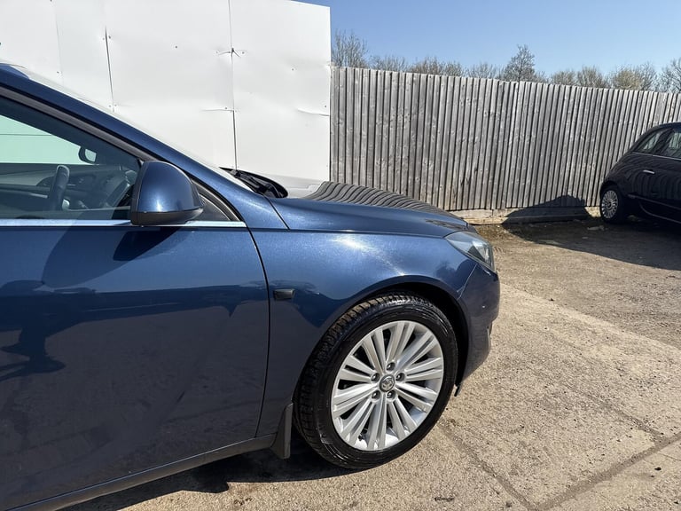 2013 Vauxhall Insignia 1.8i VVT Design Nav 5dr HATCHBACK PETROL Manual