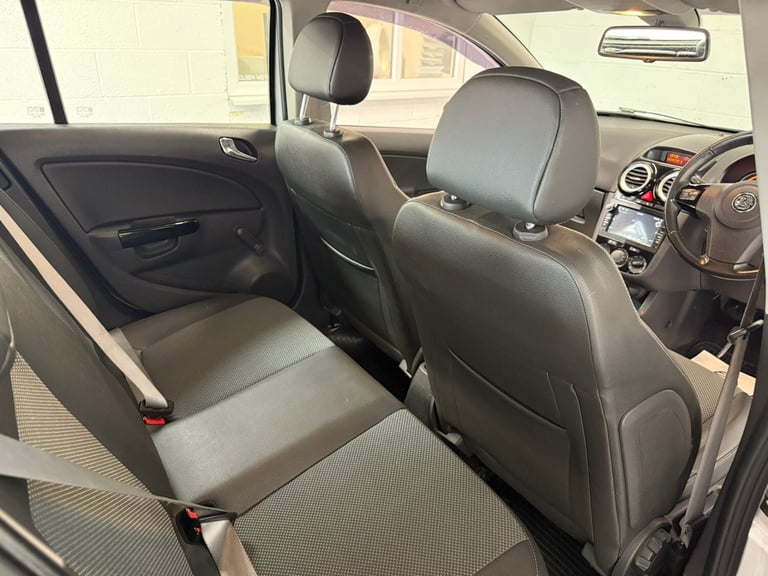 2010 Vauxhall Corsa 1.4i 16V [100] SE 5dr HATCHBACK Petrol Manual