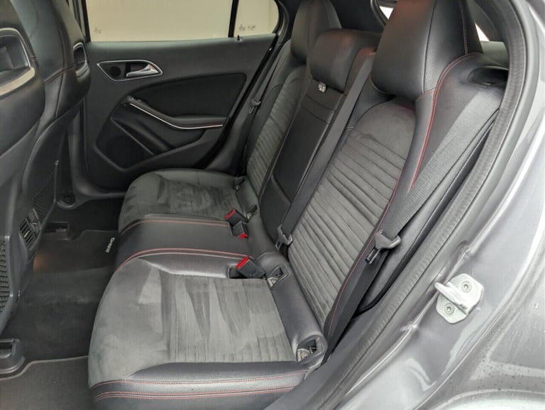  Mercedes-Benz A-Class 2.1 GLA220d AMG Line (Premium) SUV 5dr Diesel 7G-DCT 4MATIC Euro 6 (s/s) (...