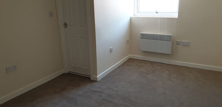 1 BED DUPLEX HOUSE- RUGBY STREET- NO DEPOSIT