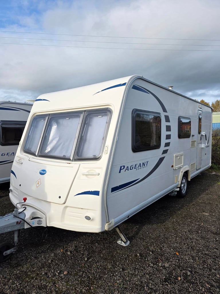 Bailey Pageant Champagne 2008 Four Berth Side Dinette Caravan