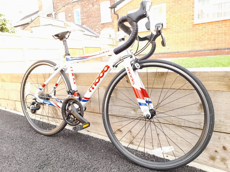 Moda Minor 7-10 year old child's Road Bike 