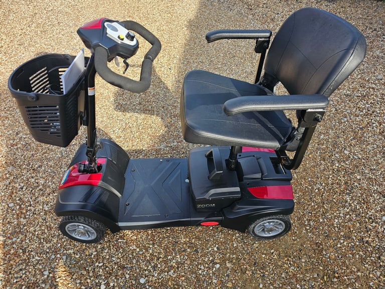 image for CARECO ZOOM - 4MPH PORTABLE CARBOOT MOBILITY SCOOTER