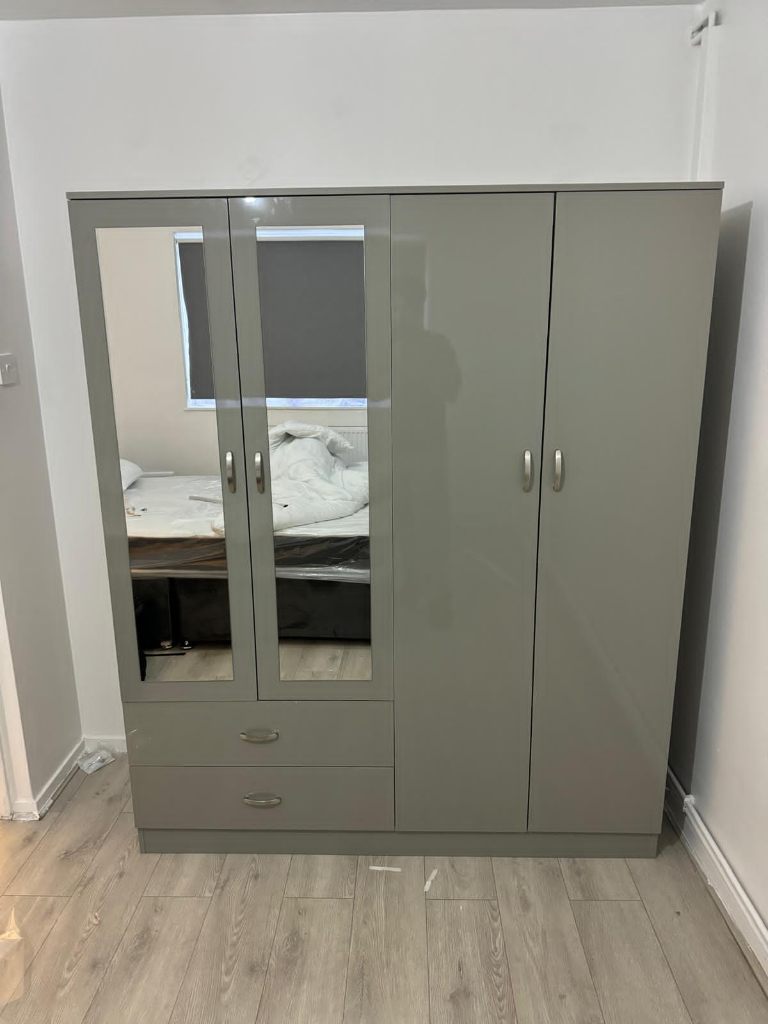 Brand New Wardrobe For Sale Free Delivery Contact Me On WhatsApp 