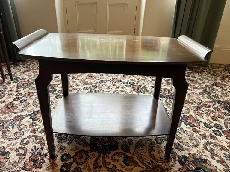 image for Lovely side/coffee table