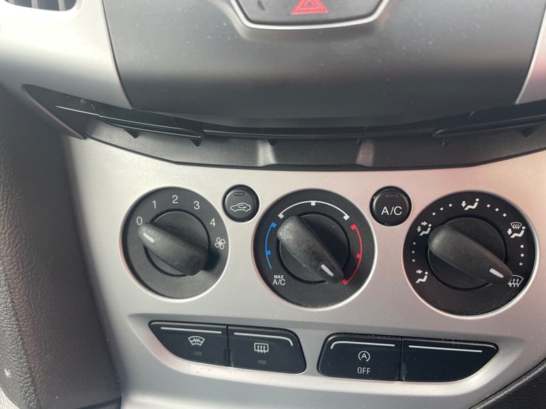 2012 Ford Focus 1.6 TDCi 115 Zetec 5dr HATCHBACK Diesel Manual