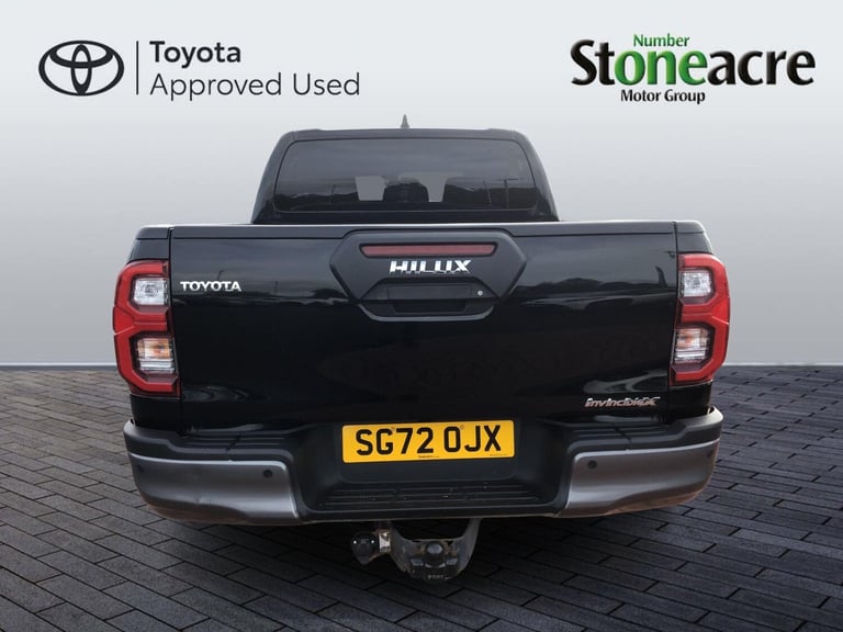 2022 Toyota Hilux 2.8 D-4D Invincible X Pickup Double Cab 4dr Diesel Auto 4WD Euro 6 (s/s) (2 PIC...