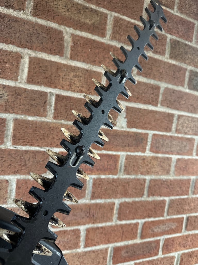 Fuji Robin Pro petrol hedge cutter 24” double edged clippers vgc lawnmower mower trimmer 