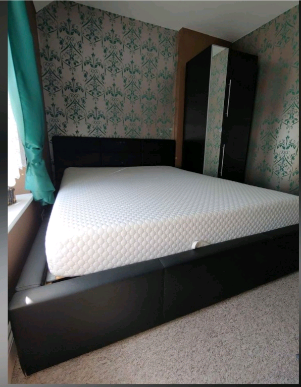 Bed + Memory Foam Mattress 160 x 200