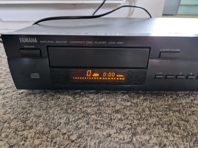 Yamaha cd player unit CDX-490