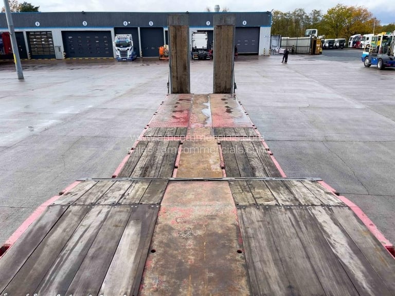 MAX 3 AXLE LOW LOADER 