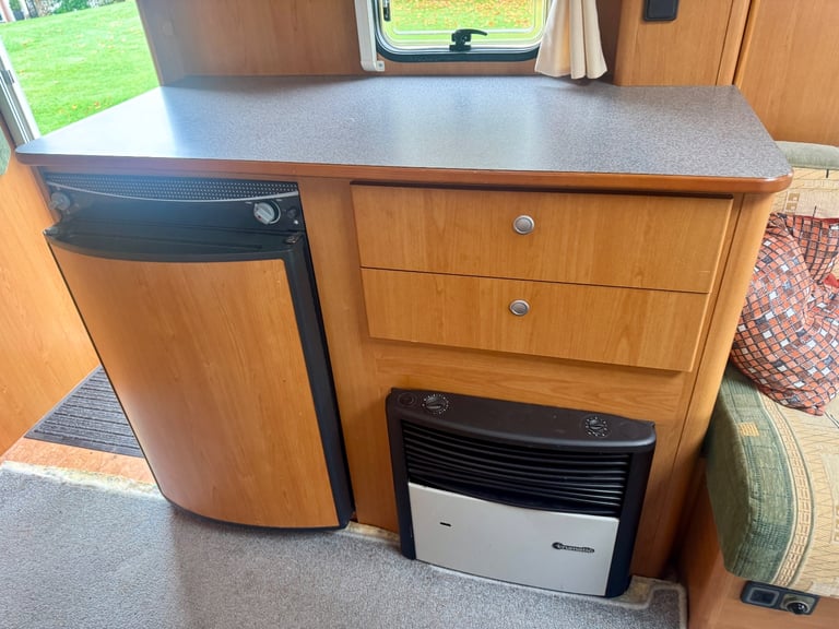 Caravan Dethleffs Camper DL 470 2006 2/3 Berth 