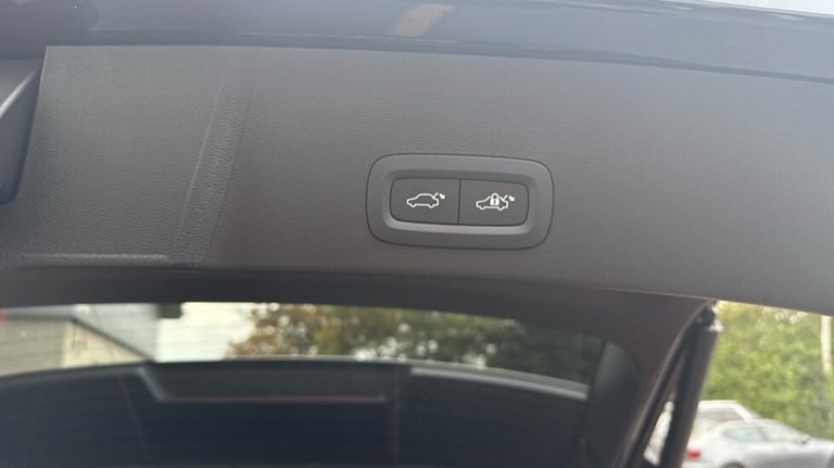 2025 Volvo XC40 Ultra, B3 Mild hybrid, Petrol, Bright Estate Petrol Automatic