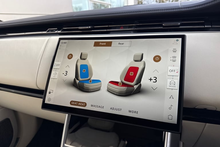 2025 Land Rover Range Rover 3.0 P460e 38.2kWh Autobiography Auto 4WD Euro 6 (s/s) 5dr SUV Automatic