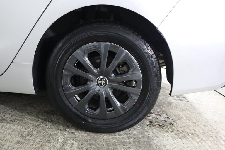 2022 Toyota Prius 1.8 VVT-h Active CVT Euro 6 (s/s) 5dr Hatchback Automatic