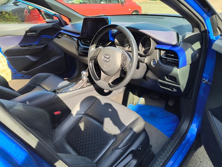 Toyota C-HR Hybrid dynamic 