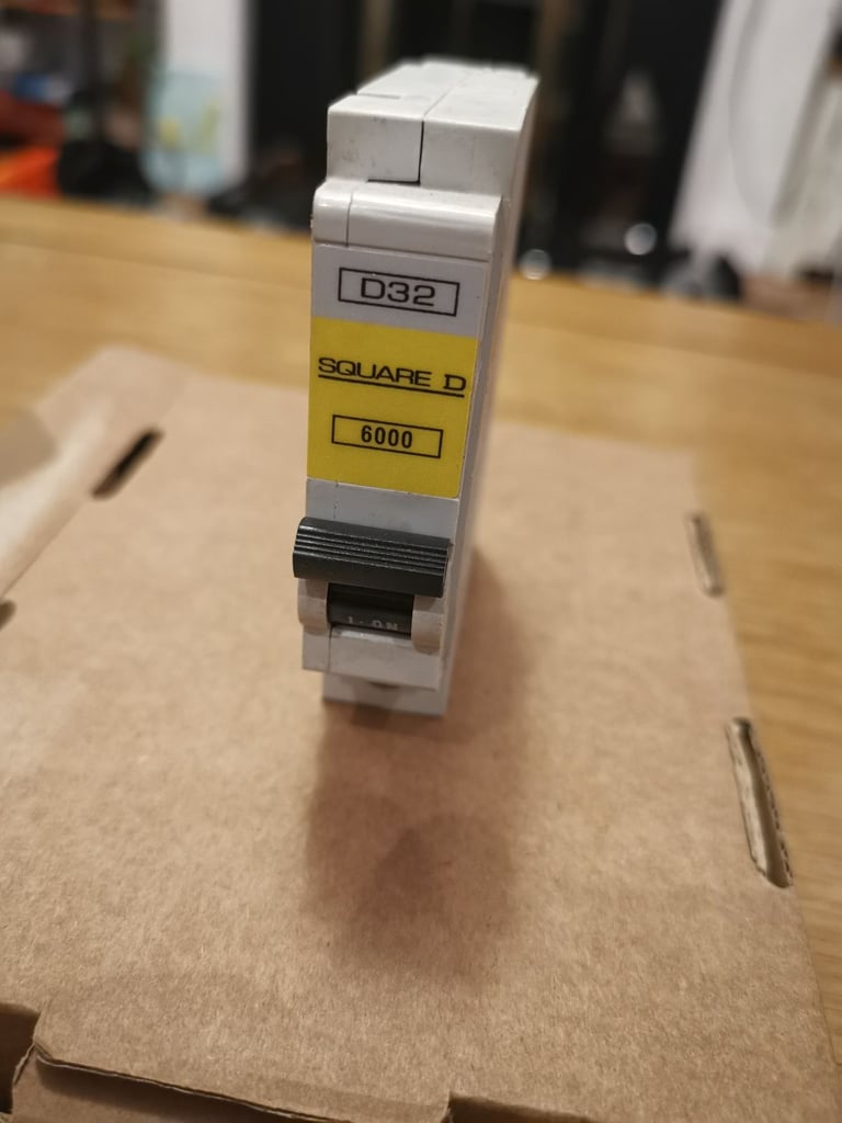 MCB Breaker Square D (32AMP) (Schneider Electric) - QWIKLINE range