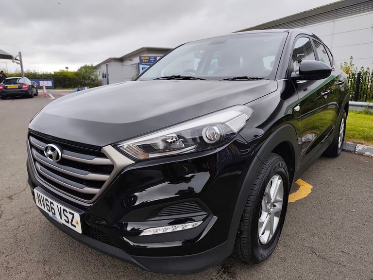 2017 Hyundai TUCSON 1.7L S Blue Drive 2WD CRDi SUV 5dr Diesel Manual Euro 6 (114 bhp) SUV Diesel ...