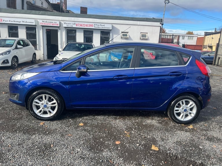 2015 Ford Fiesta 1.6 Zetec 5dr Powershift HATCHBACK Petrol Automatic