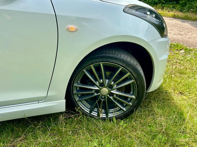 SUZUKI SWIFT 1.6*SPORT*1Owner-7Suzuki Svs-Xenons-Nav**OUTSTANDING CHERISHED
