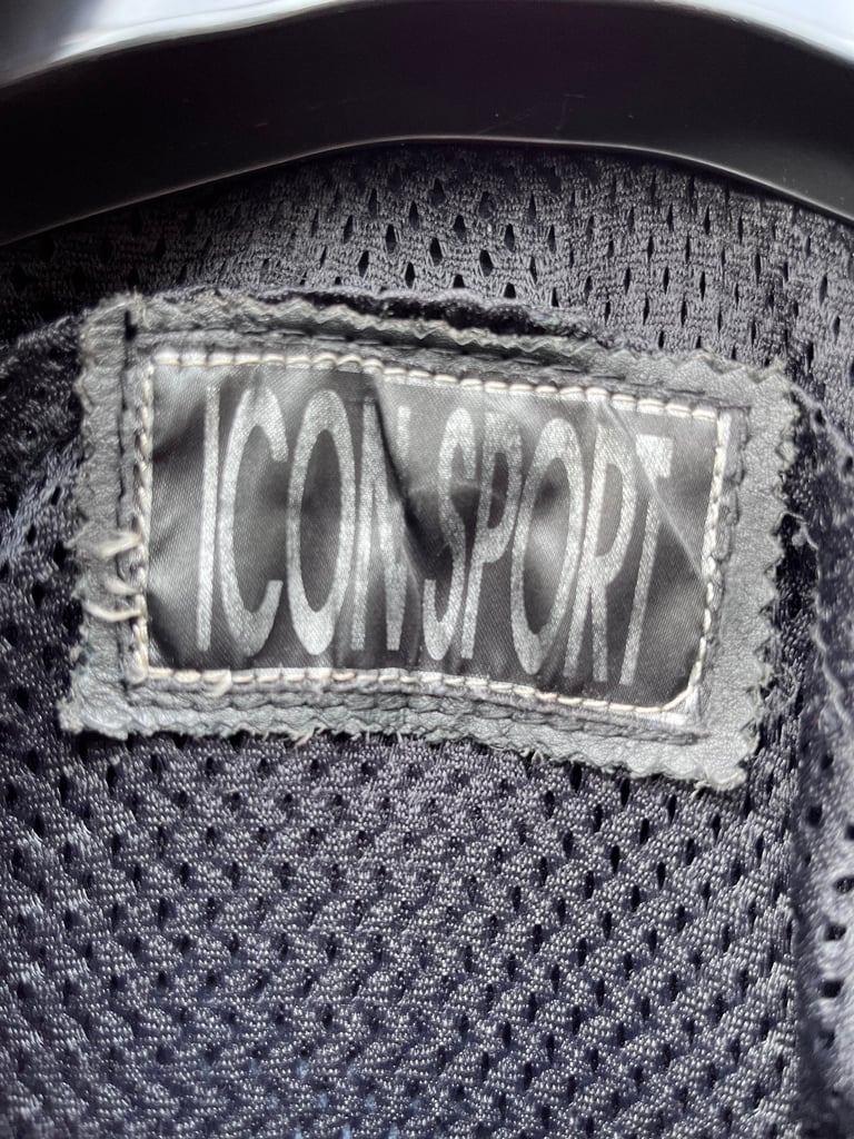 Icon Sport Leather Motor Cycle two piece Suit Men’s Size L  Very Good Condition