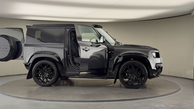 2025 Land Rover Defender 3.0 D250 X-Dynamic SE 90 3dr Auto ESTATE DIESEL Automatic