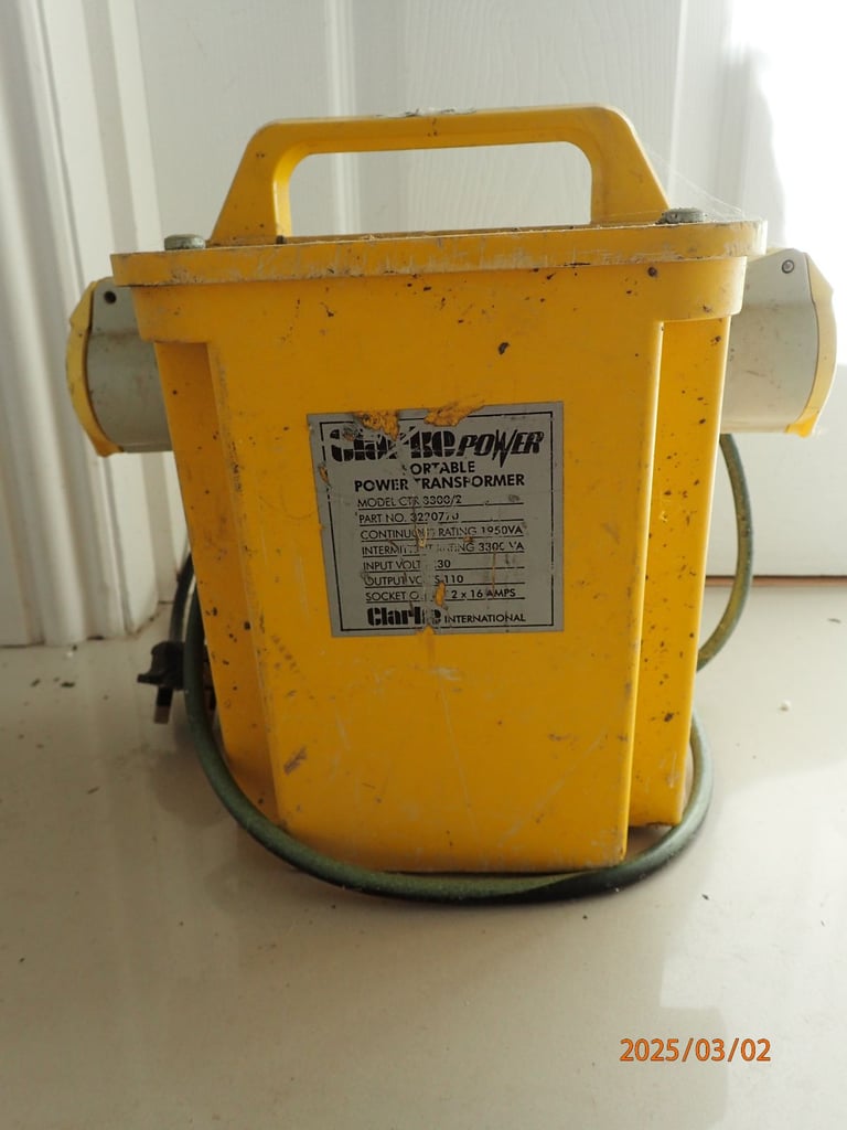 image for 110 volts Clarke transformer. Model 3300/2