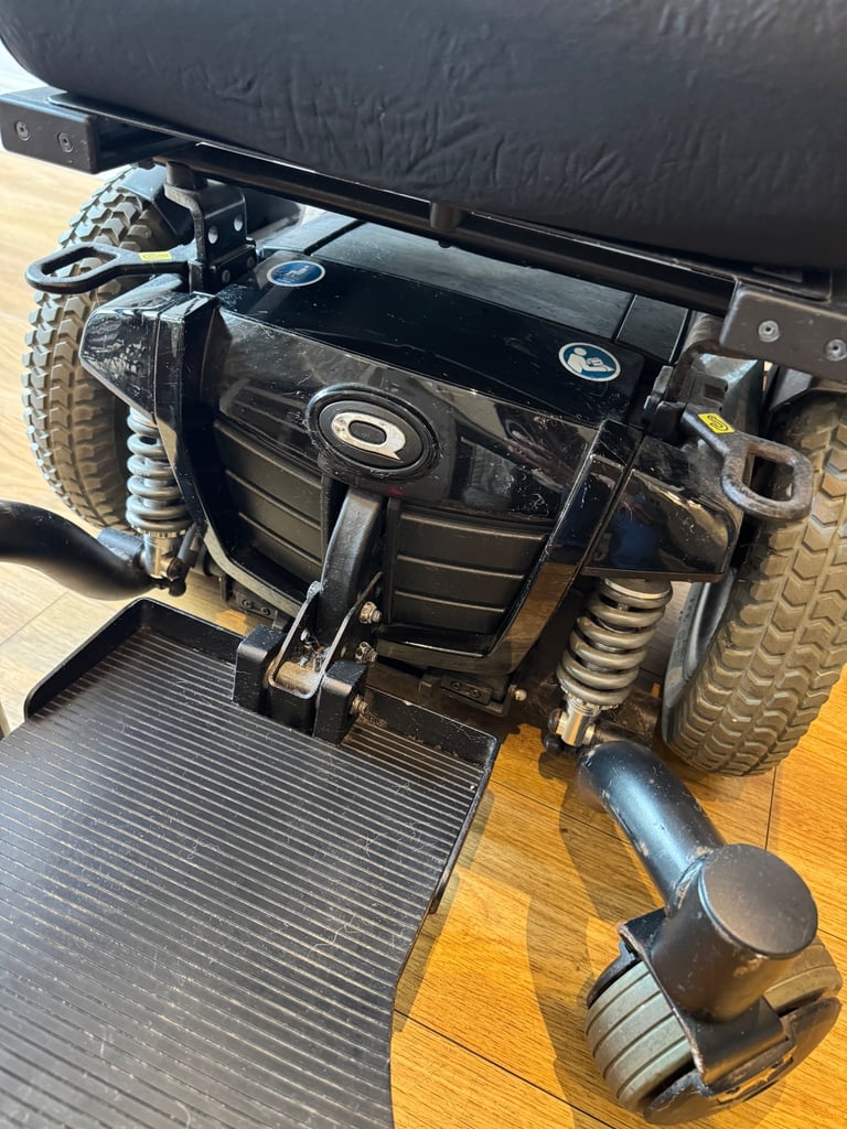 Quantum 6 Edge Power Chair mobility scooter