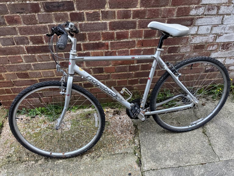 image for Ridgeback town bike needs brake work 