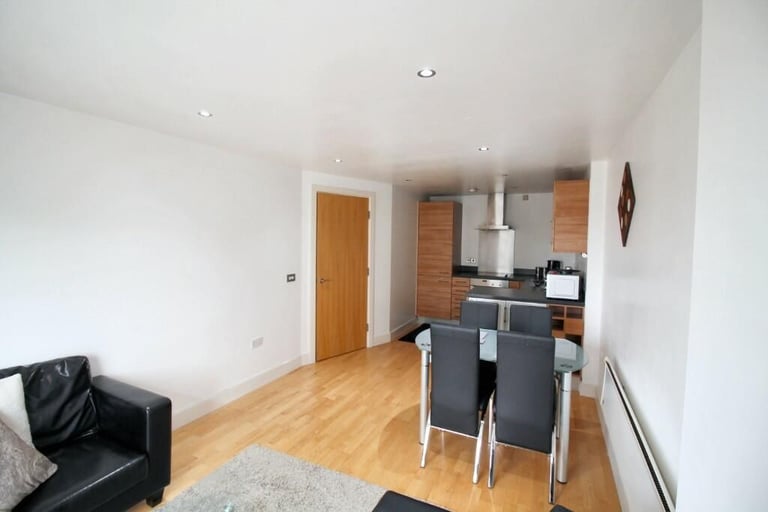 Attractive one bedroom flat in sought after Clarence House, Clarence Dock, Leeds, LS10