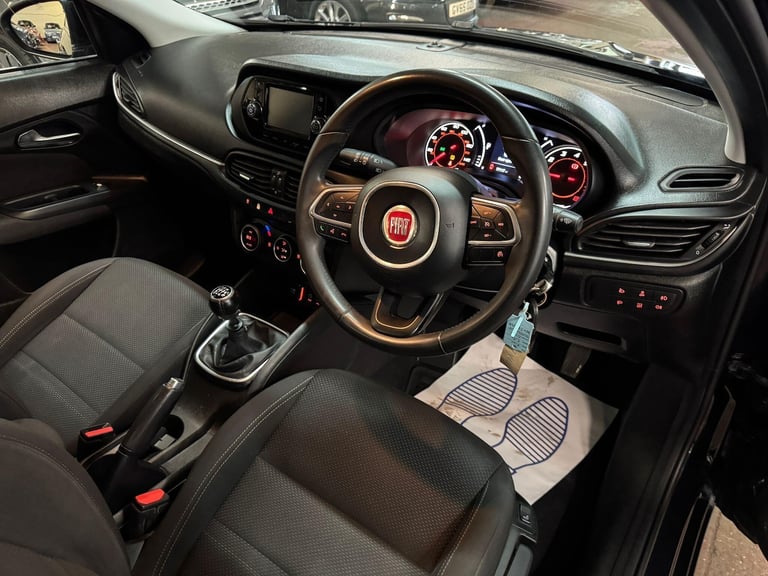 2017 Fiat Tipo 1.4 MPI Lounge Euro 6 5dr HATCHBACK Petrol Manual