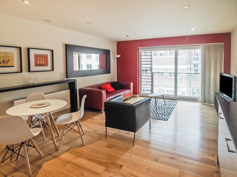 Leeds 2 bedrooms flat, very clean in Leeds City Centre, West