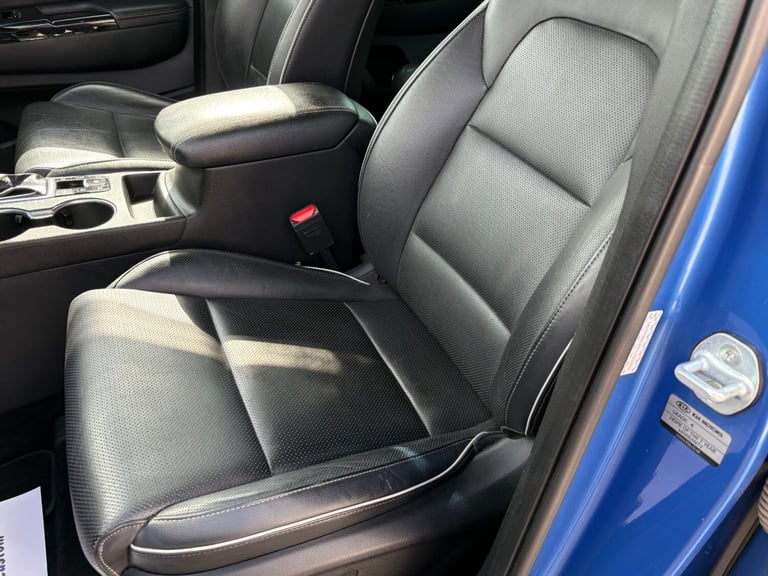 Kia Sportage 2.0 Diesel ISG 4 AWD Auto.Heated leather,reverse camera,pan roof