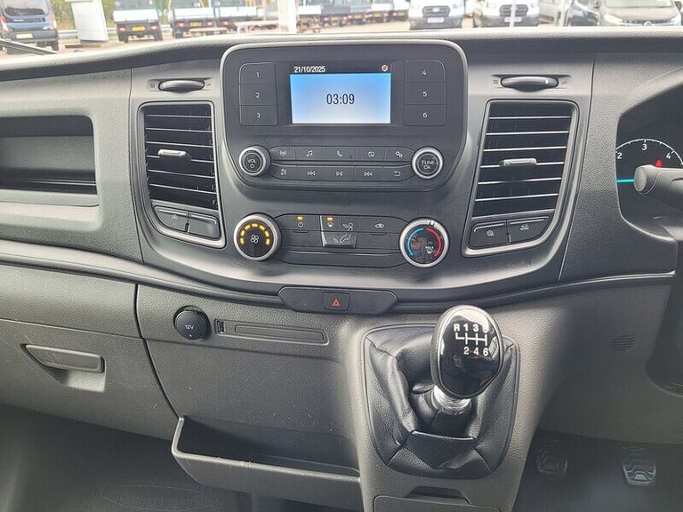 2022 Ford Transit 350 EcoBlue Leader Luton TDCI 130ps 4.1m with Air Con, Tail Lift &amp; 1 Owner ...