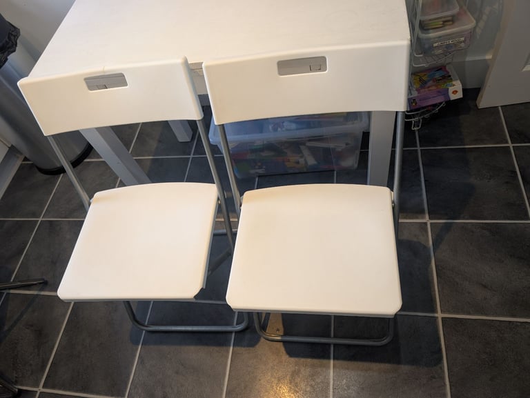 IKEA extendable table with 2 chairs