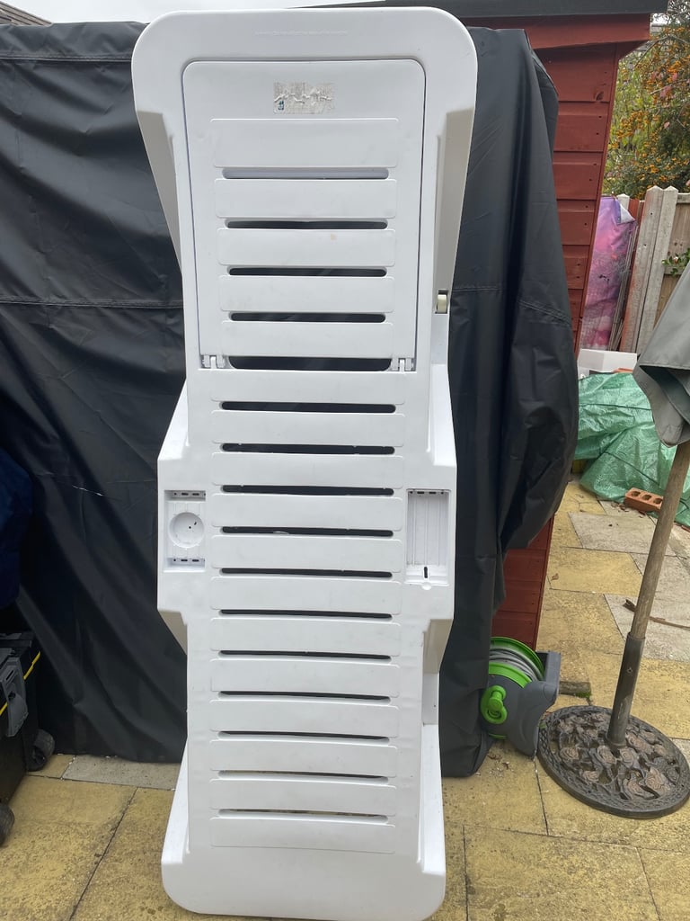 image for White Plastic Sun Lounger / Sun Bed Almost new