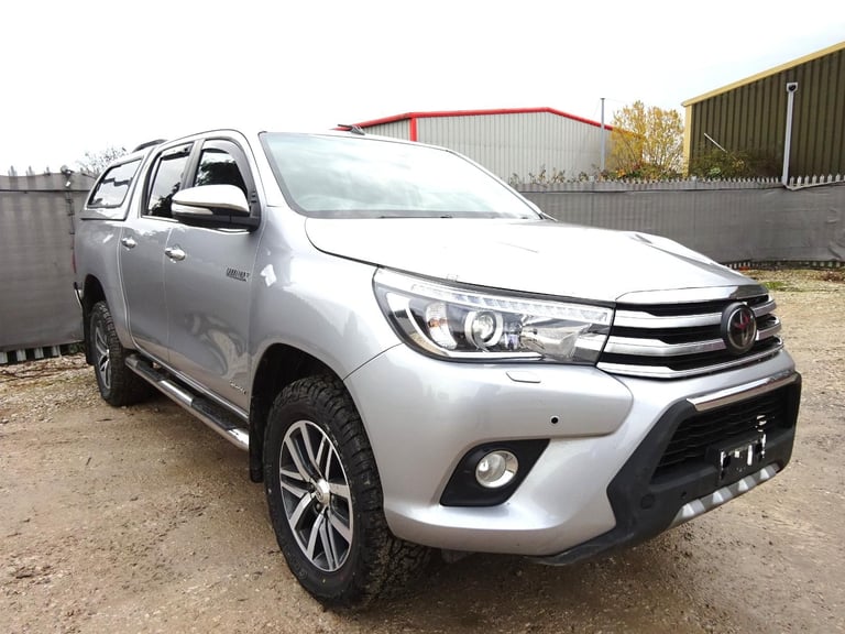 2016 66 REG TOYOTA HILUX INVINCIBLE D-4D 4WD DIESEL AUTO DAMAGED SALVAGE
