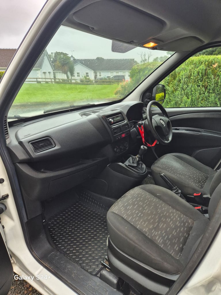 Vauxhall, COMBO 2017 Manual,full 12 months mot 1248 (cc)