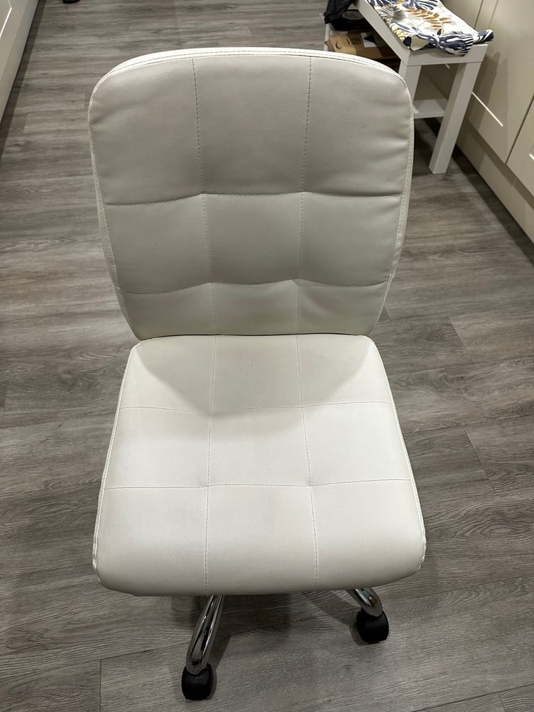 image for White adjustable desk chair 
