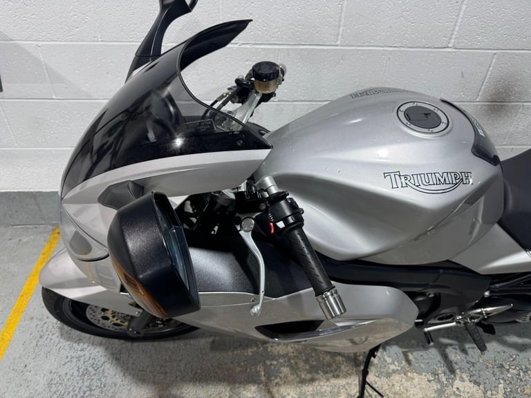 2005 Triumph Sprint ST 1050