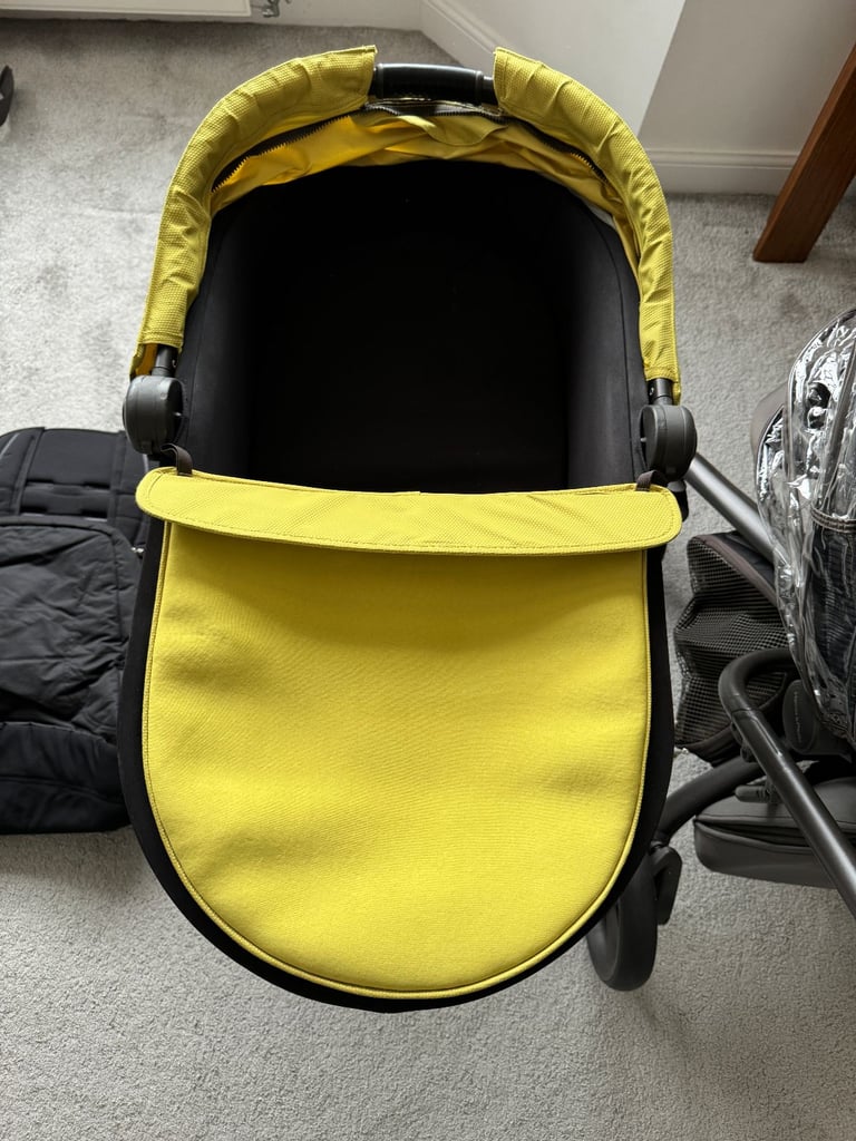 Mamas & Papas MYLO Pushchair Pram System - Black/Lime Green (Good condition)