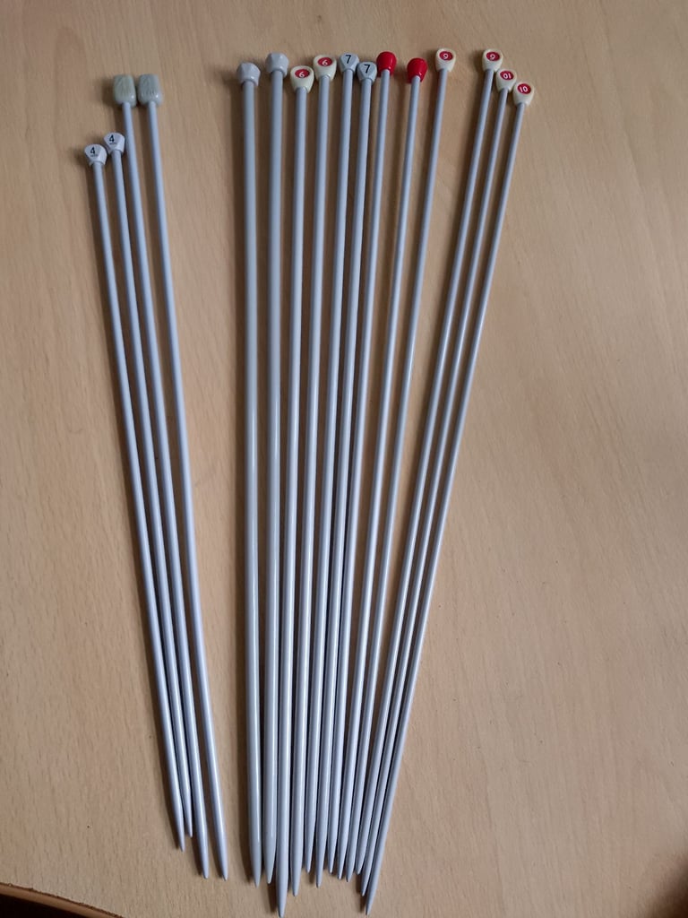 image for Mixed Collection of 6 prs Vintage UK Sizes Knitting Needles + 2 x 4mm pr s